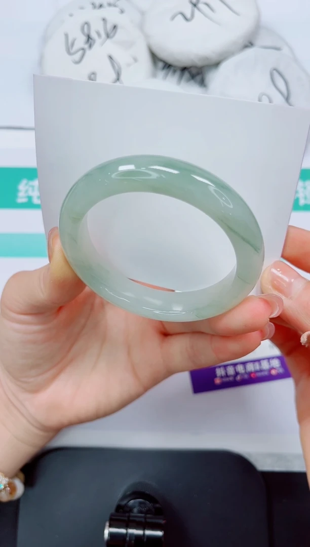 石英质玉手镯未镶嵌98/52