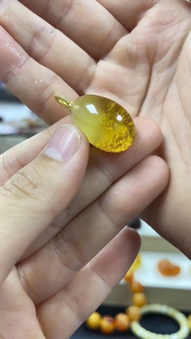 裸石琥珀未镶嵌11