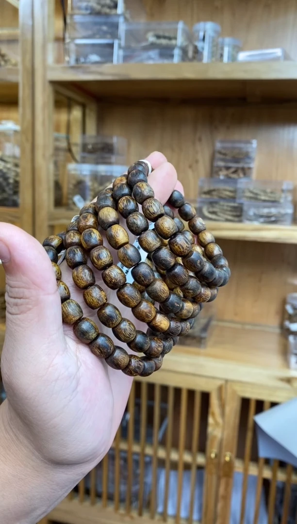 沉香手串海南红金猊老型单圈微瑕0.9多样性发其一