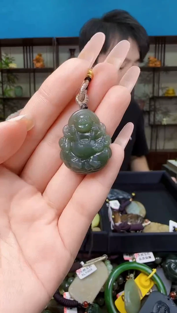 颈饰未镶嵌和田玉1