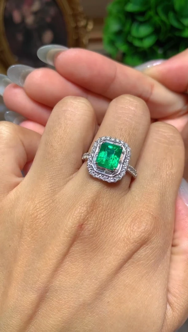 祖母绿戒指18K金镶嵌2.15ct 沃顿绿