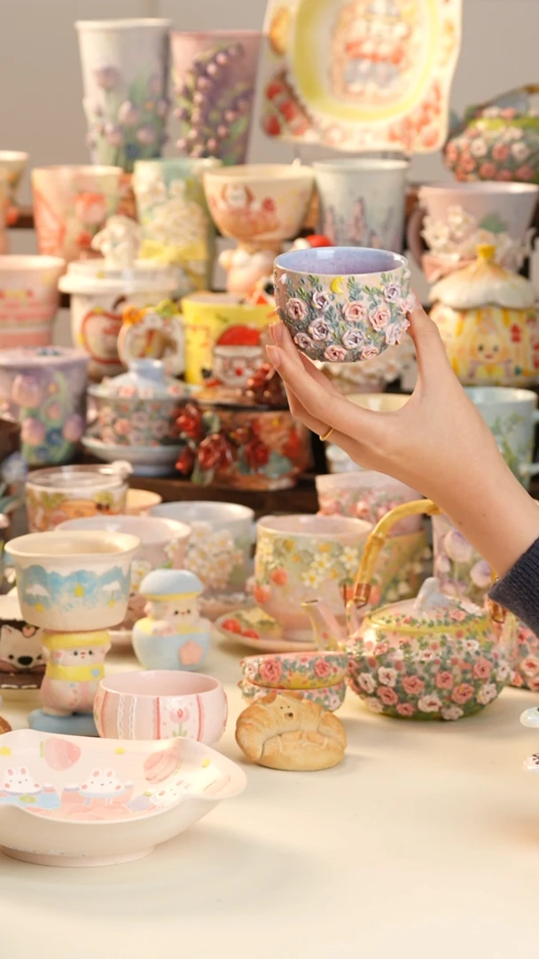 摆件陶景德镇釉下彩手绘设计师款陶瓷