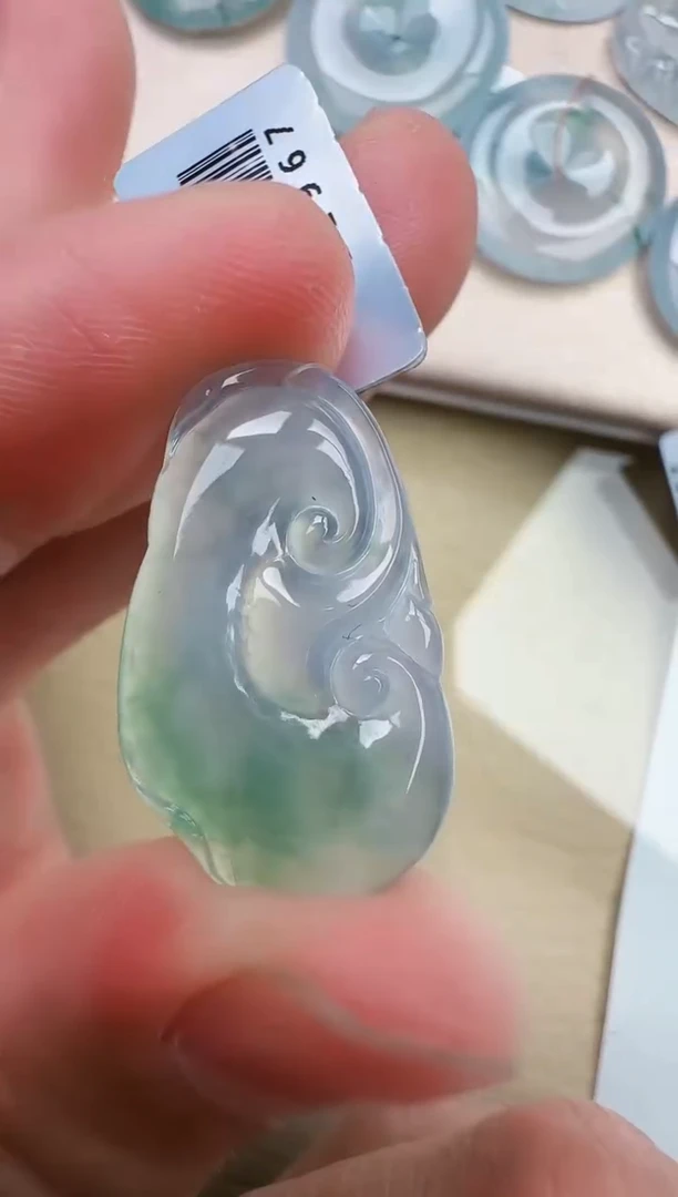 翡翠未镶嵌颈饰缅甸天然翡翠A货