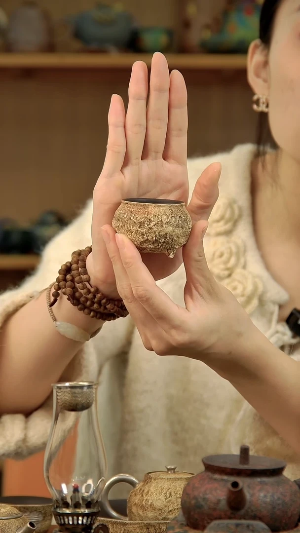 言野手作  粉引仿古三足杯