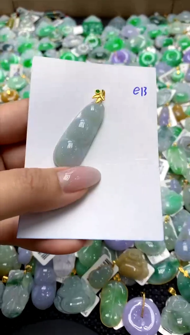 翡翠未镶嵌颈饰1111111111111111