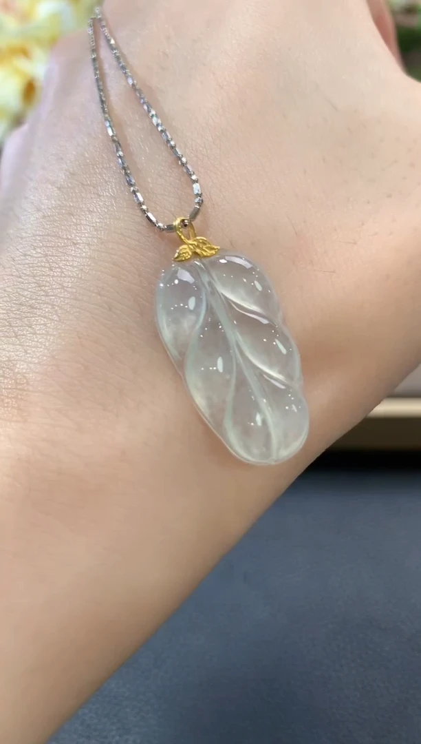 吊坠(不含链)18K金镶嵌翡翠a9多样性一件发货