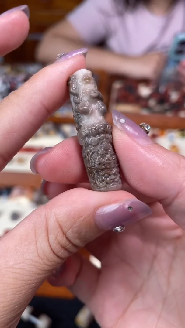 玛瑙/玉髓颈饰未镶嵌177狮面空行母