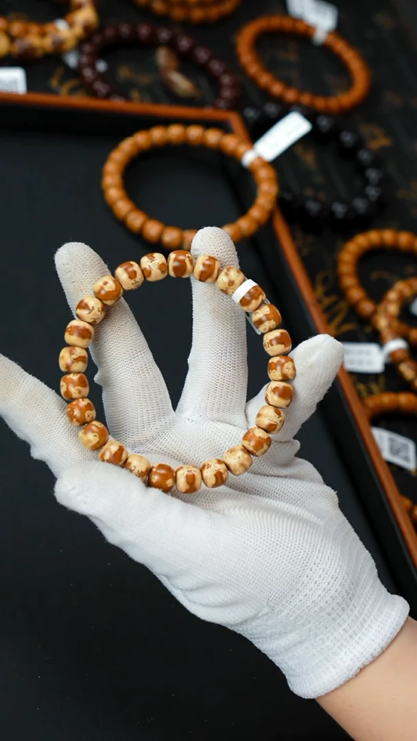 手串紫金鼠实心老型9+       10600