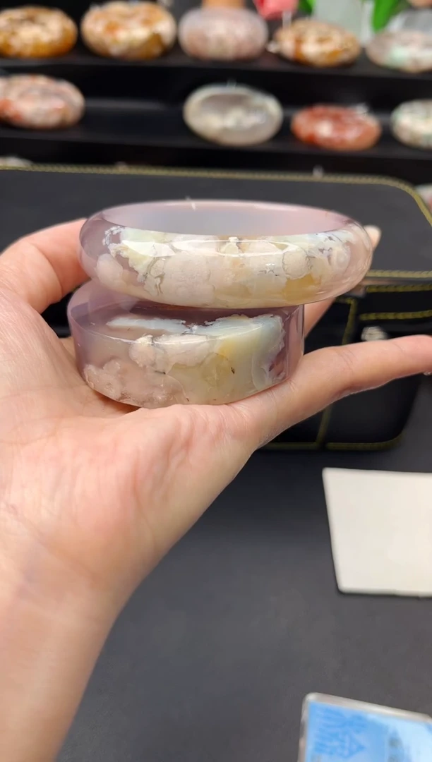 石英质玉手镯未镶嵌赠送镯心（圈口63