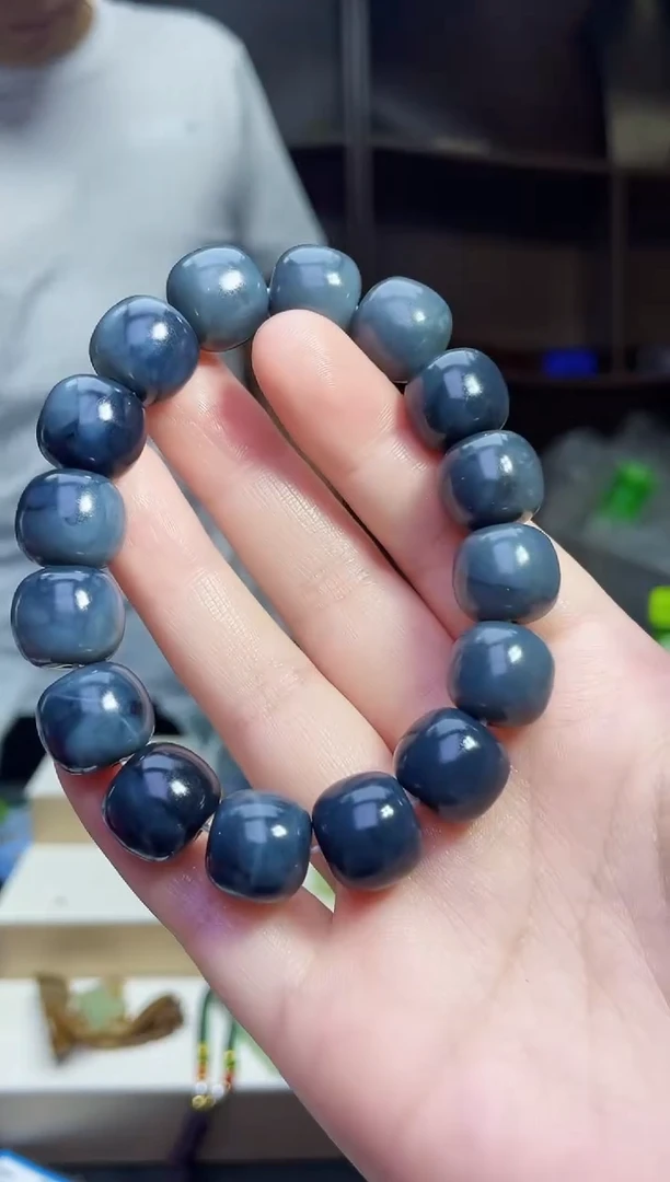 和田玉未镶嵌颈饰1