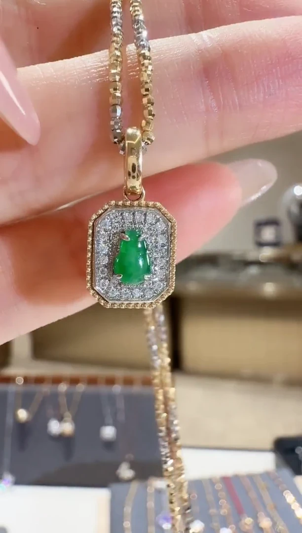 翡翠18K金镶嵌吊坠(不含链)翡翠双色葫芦牌牌小吊坠不含链