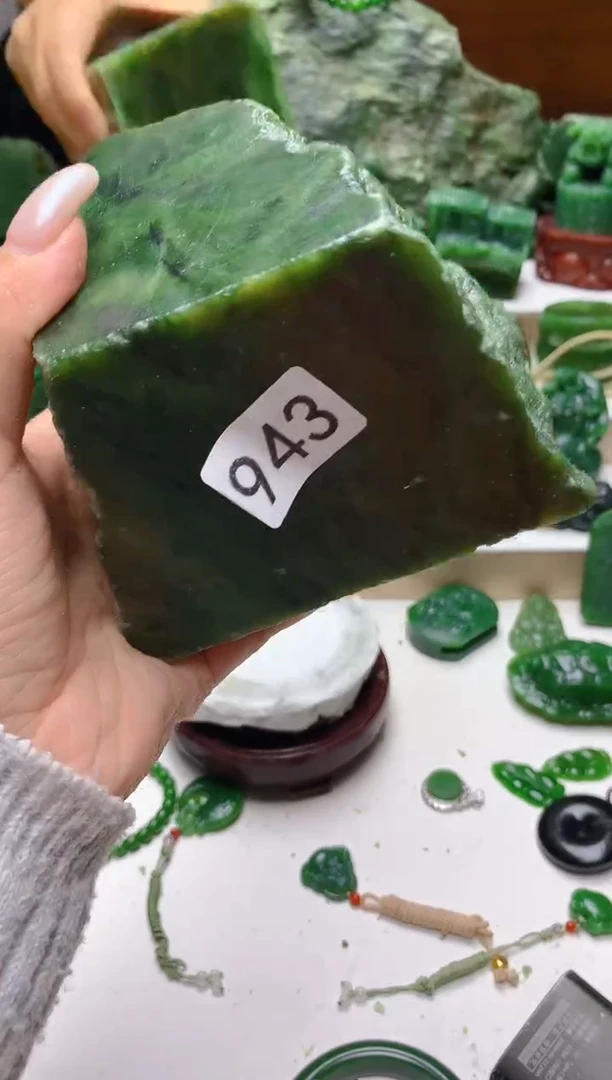 未镶嵌和田玉（碧玉）摆件1