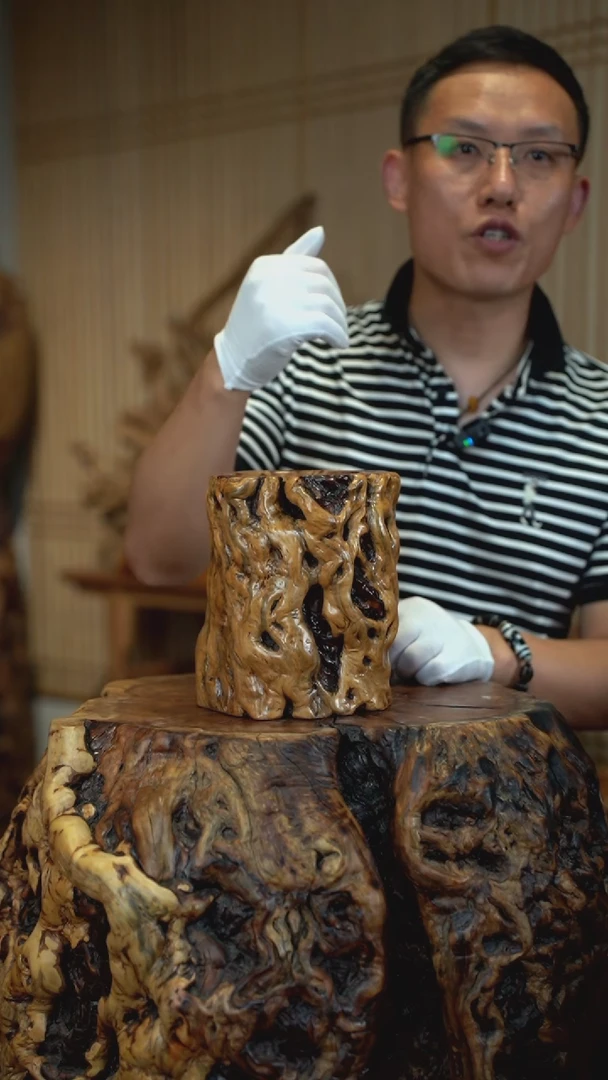 枣木雷击枣木笔筒