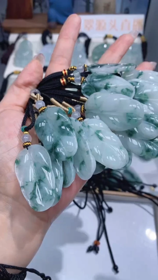 颈饰未镶嵌翡翠吊坠团购多样性发一件