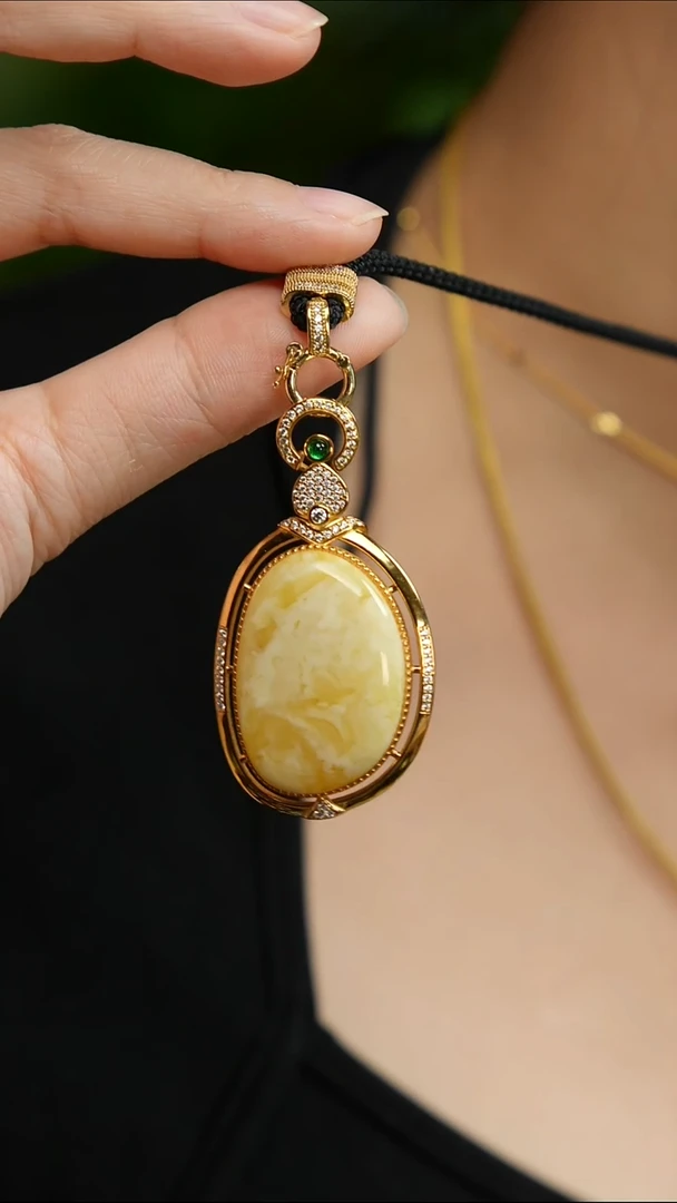 蜜蜡吊坠(赠链)银S925镶嵌32mm白蜡