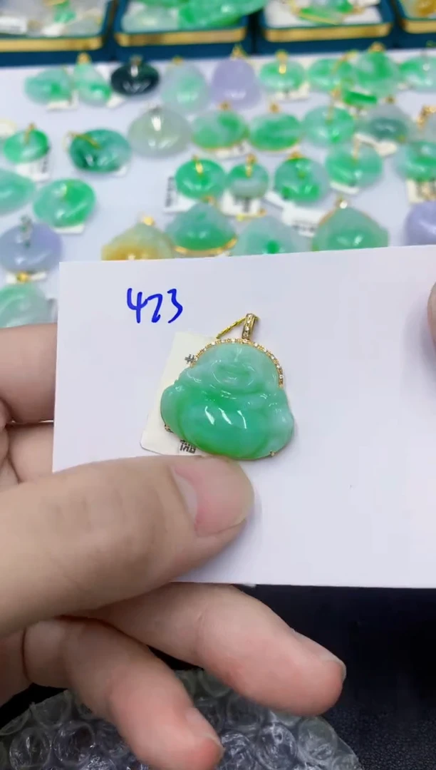 颈饰18K金镶嵌翡翠翡翠