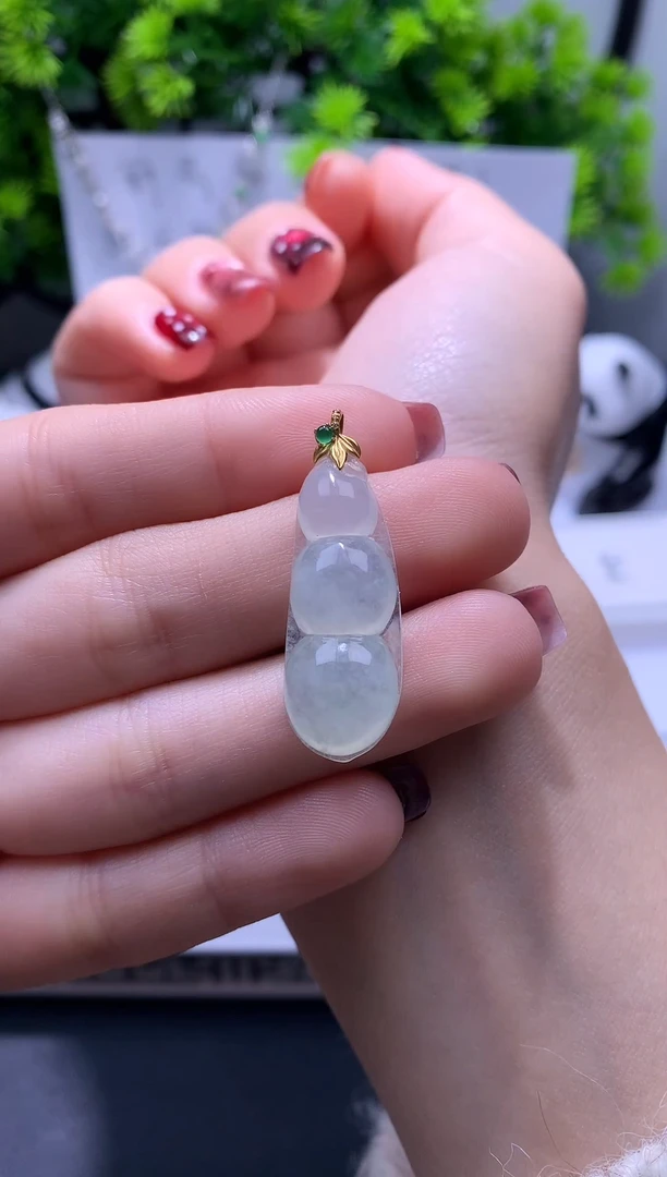 颈饰18K金镶嵌翡翠净货