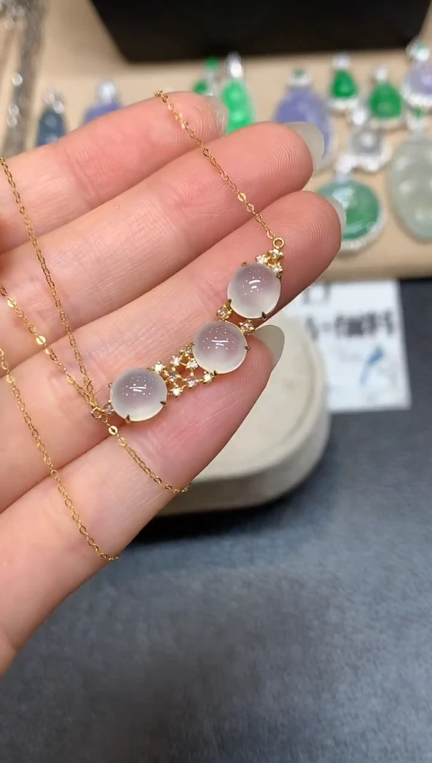 颈饰18K金镶嵌翡翠蛋面【无服务费