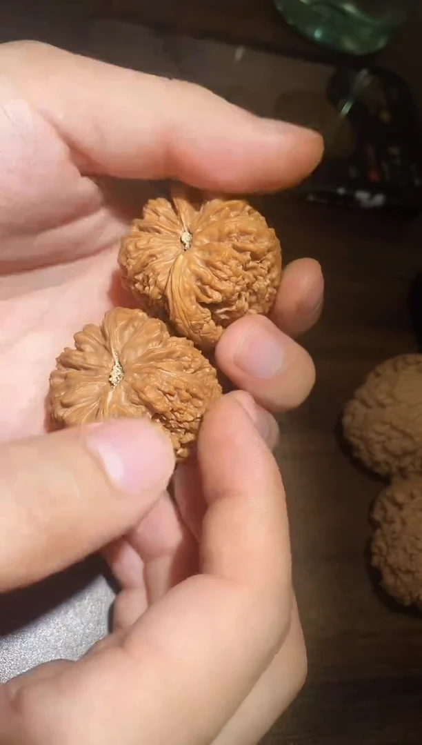 文玩核桃把件?****?全品打底小歪尖南疆石42