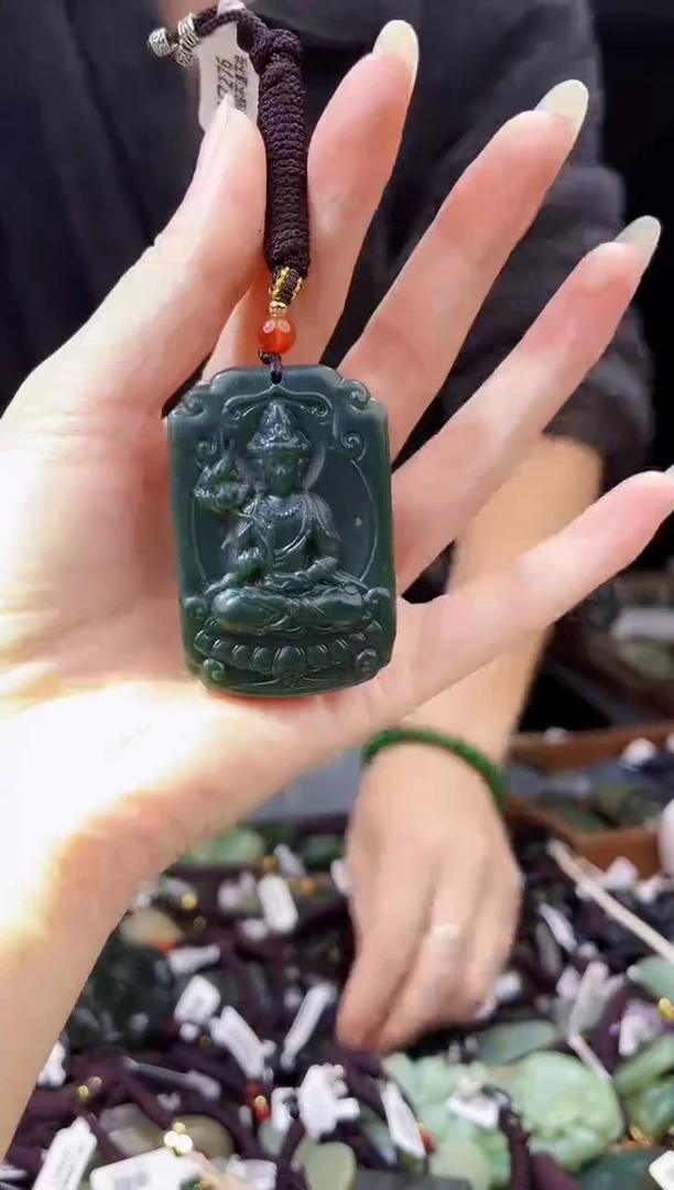 颈饰未镶嵌和田玉1