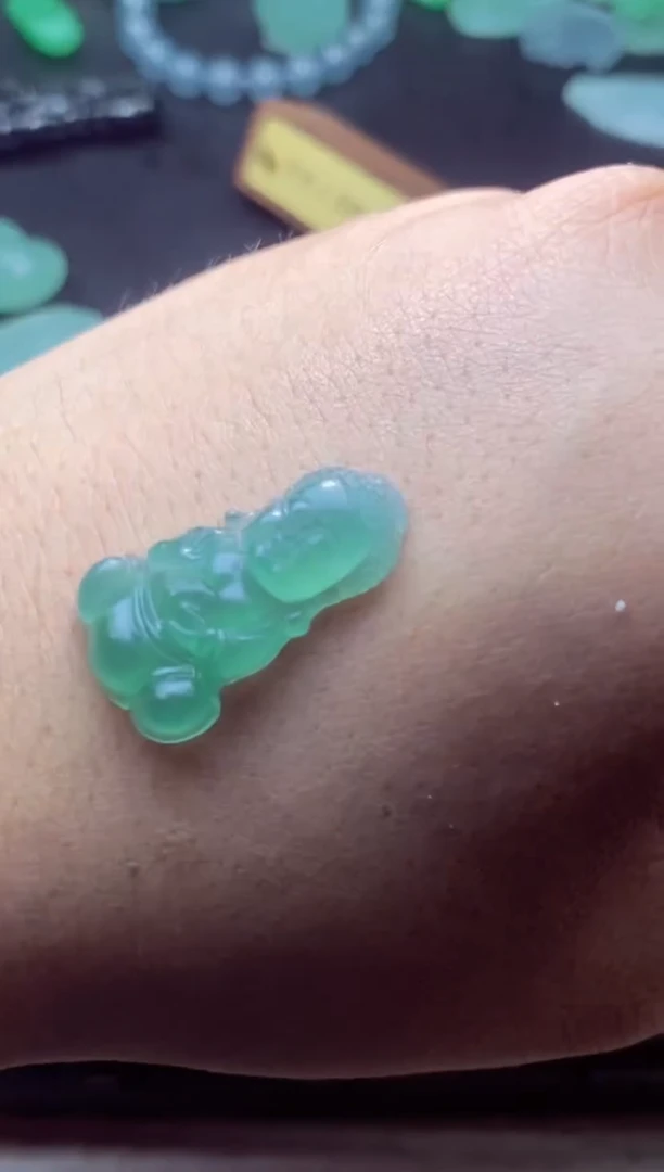 定制翡翠未镶嵌宝宝佛