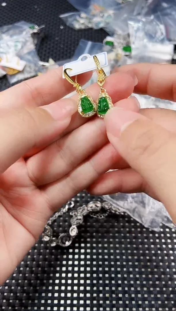 翡翠未镶嵌耳饰1111111111