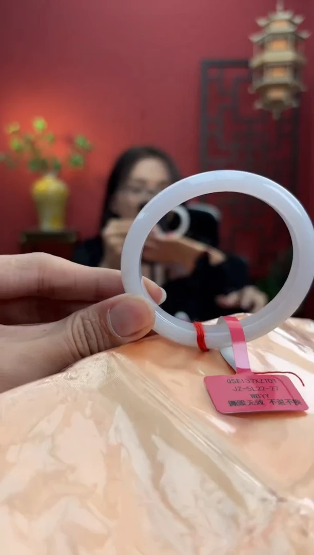 未镶嵌手镯（贵妃镯）翡翠翡翠手镯4