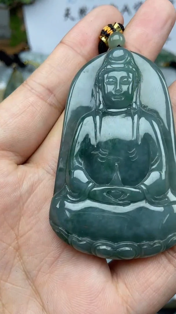 翡翠未镶嵌颈饰素衣观音
