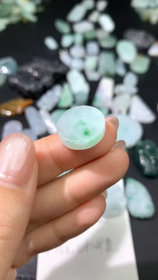 颈饰未镶嵌翡翠吊坠