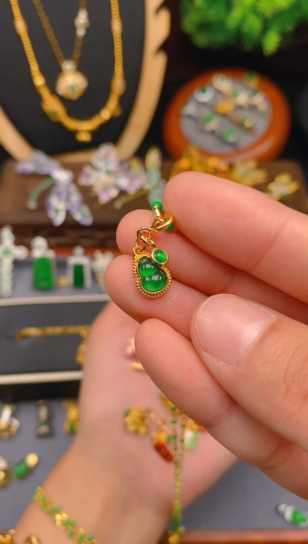 【闪购商品】翡翠吊坠(不含链)银S925镶嵌蛋面葫芦万能扣