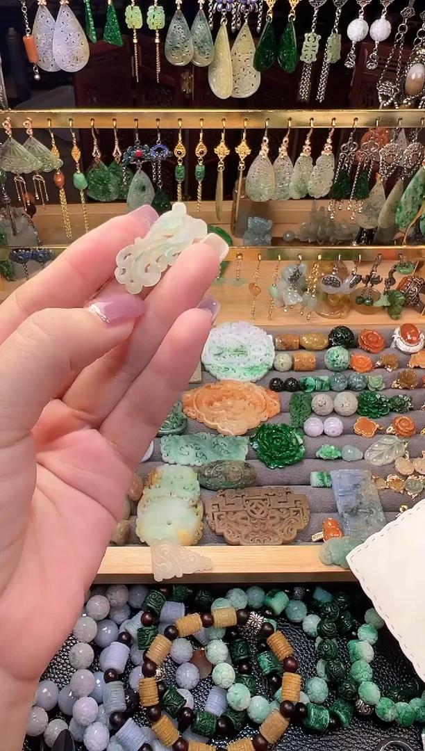 未镶嵌定制翡翠翡翠