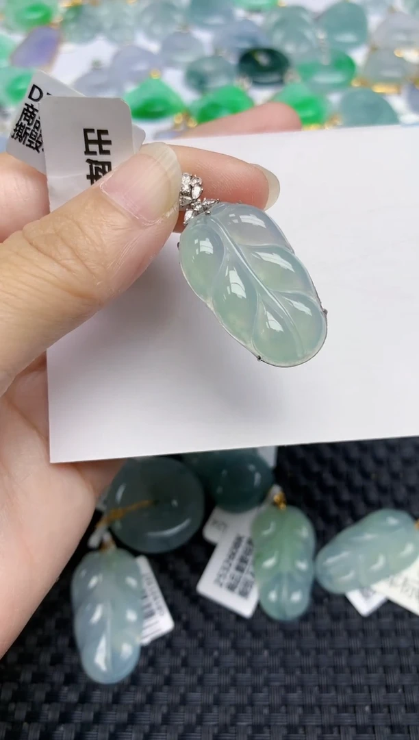 翡翠18K金镶嵌颈饰天然翡翠A货