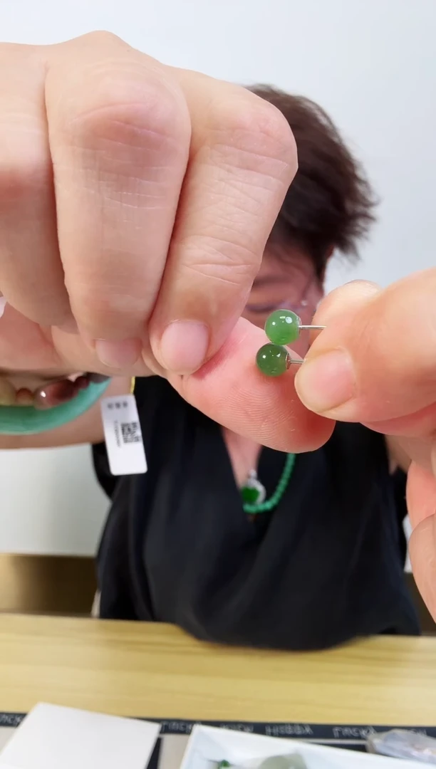 和田玉银S925镶嵌耳饰耳钉