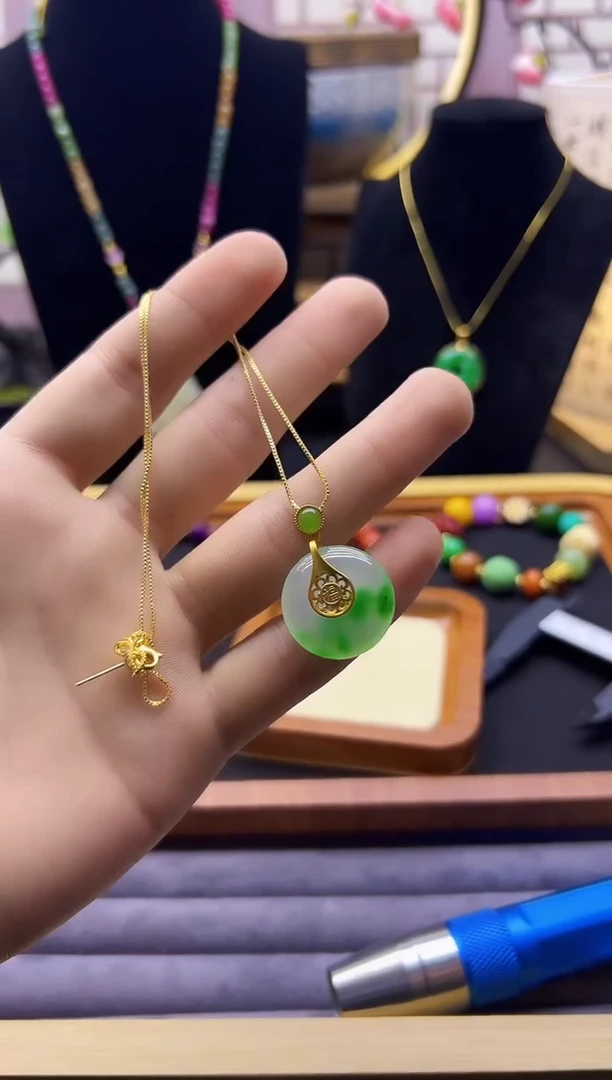 【闪购商品】翡翠颈饰14K金镶嵌D116