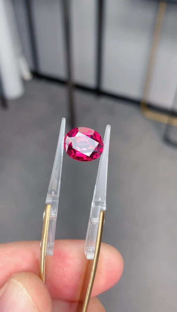 未镶嵌裸石石榴石6ct 镁铝榴石 定制