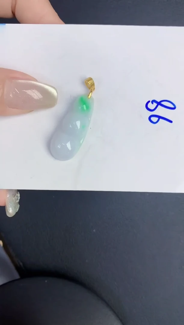 翡翠未镶嵌颈饰缅甸天然翡翠A货