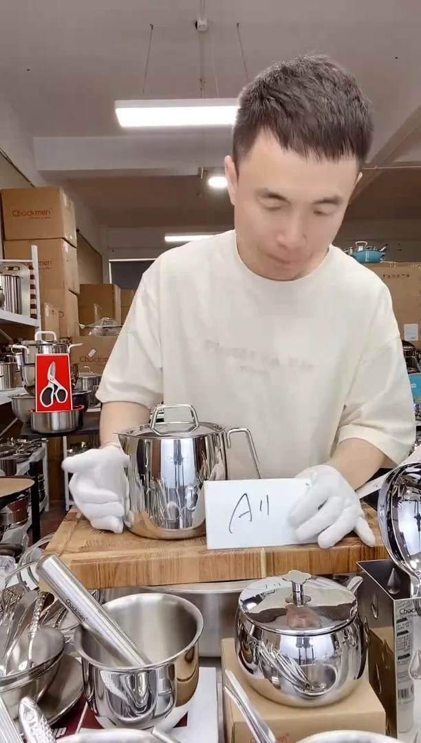 A11 微瑕卓德铭1.5L油壶