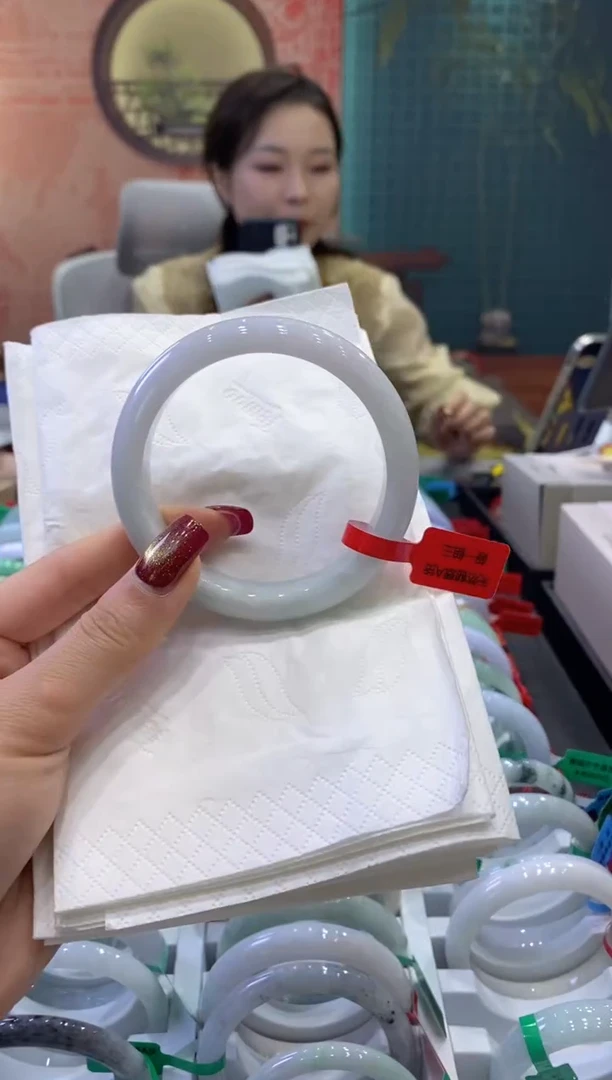 【闪购商品】翡翠手镯未镶嵌多人00711