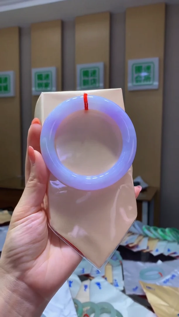 翡翠手镯未镶嵌-Q68 圈口60