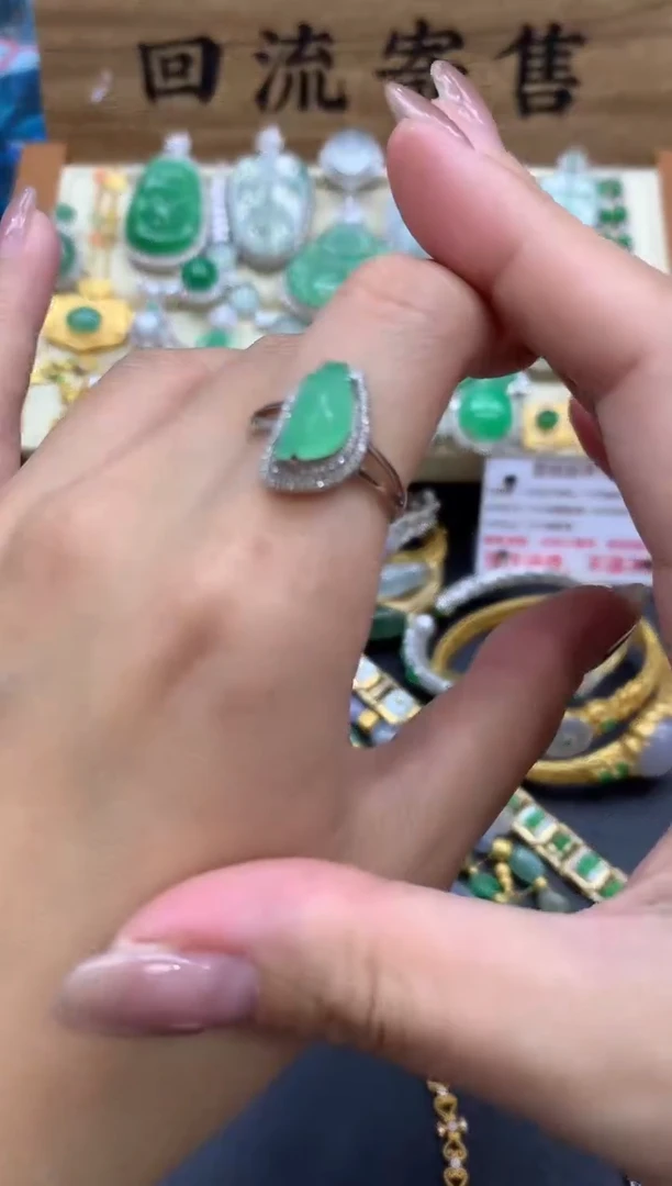 【闪购商品】翡翠戒指18K金镶嵌272-中国好珍宝