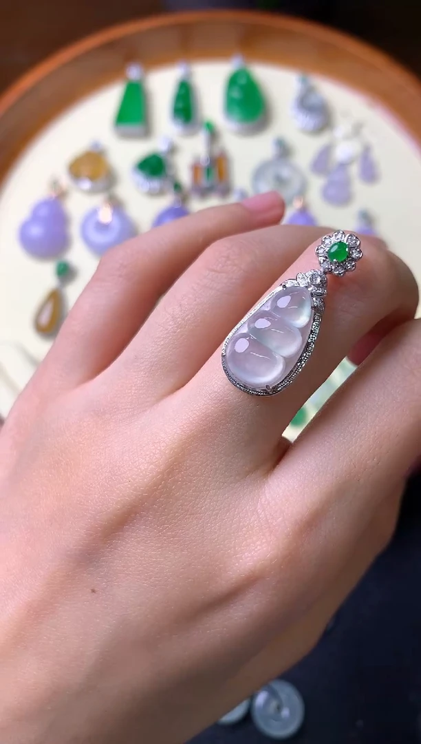 【闪购商品】翡翠吊坠(赠链)18K金镶嵌吊坠