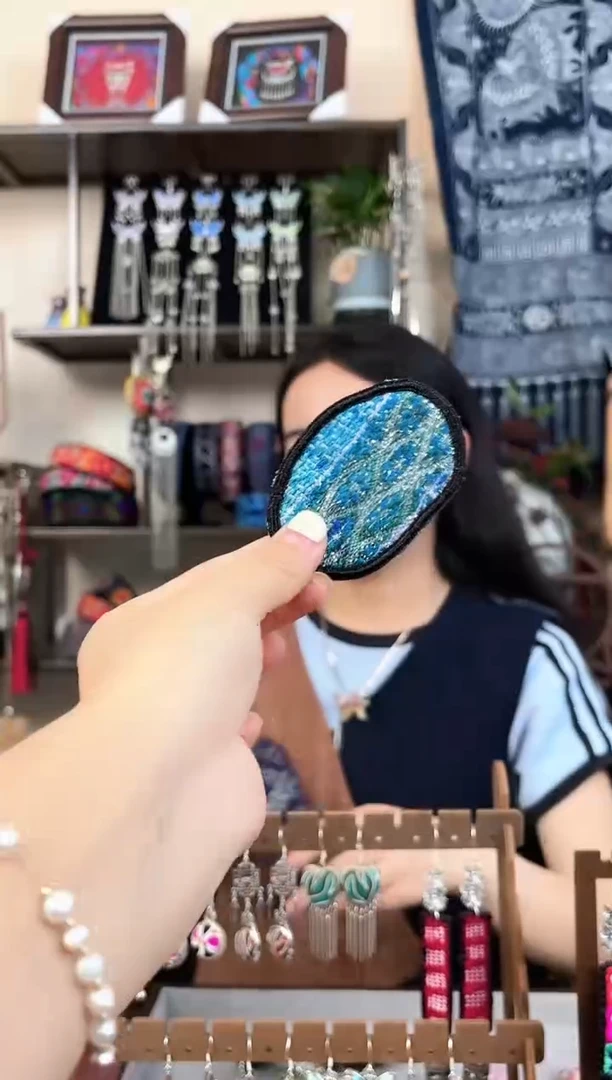 织绣民族风非遗老绣饰品597