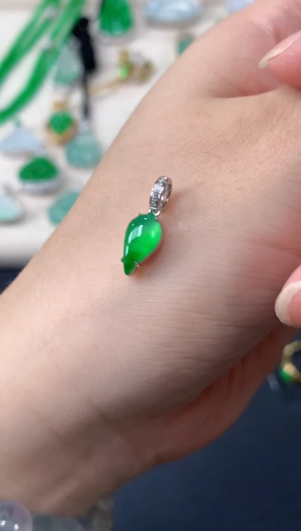 吊坠(不含链)18K金镶嵌翡翠A697|5980