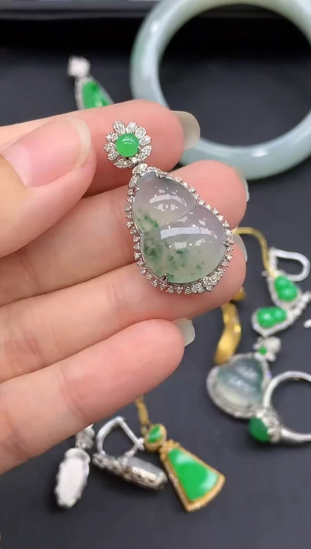 颈饰18K金镶嵌翡翠487-中国好珍宝