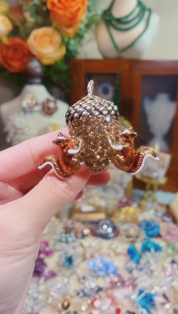 合成立方氧化锆铜合金松鼠