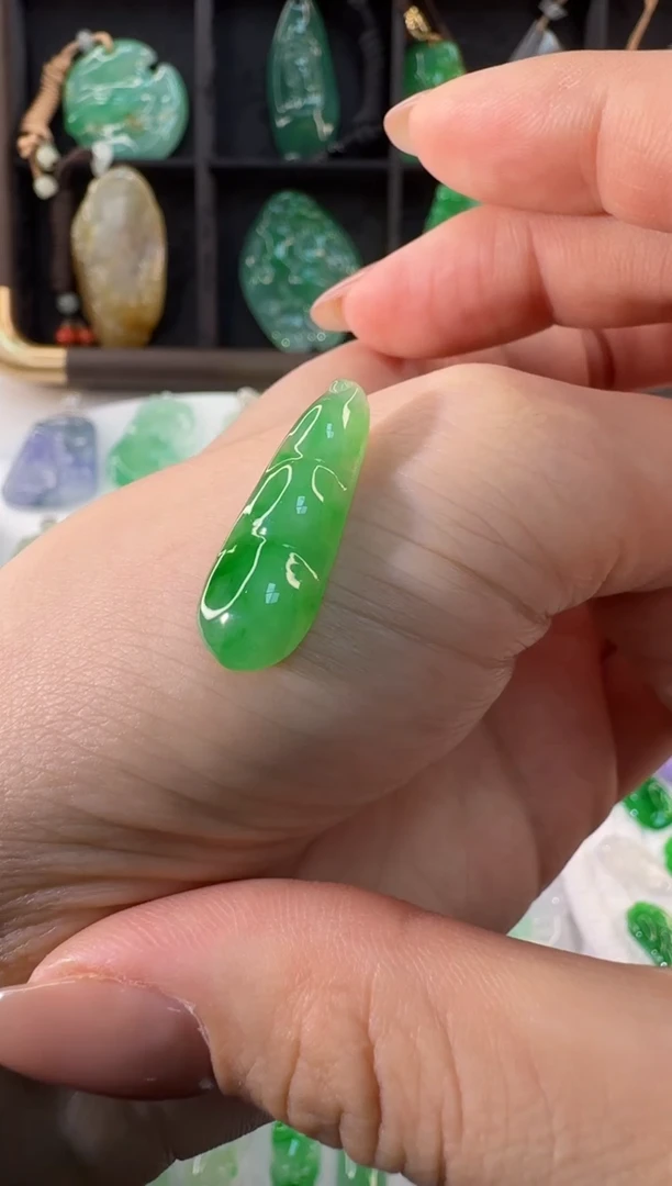 颈饰未镶嵌翡翠缅甸A货翡翠