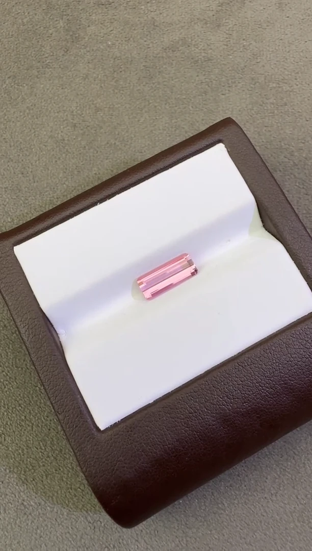 未镶嵌珠宝半成品碧玺1.5ct