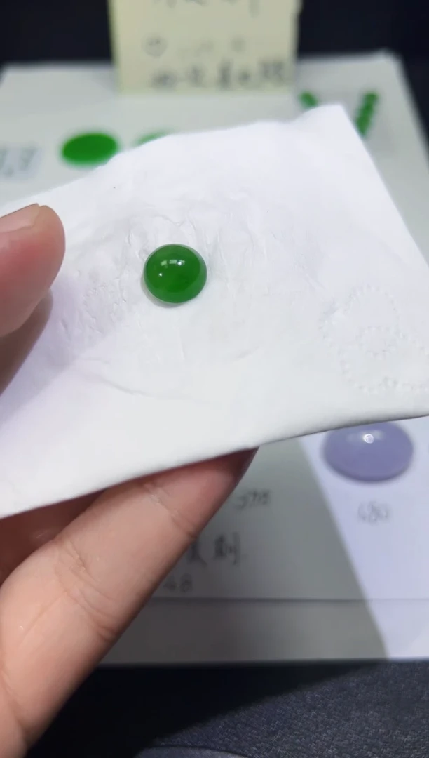 裸石翡翠缅甸A货翡翠一件