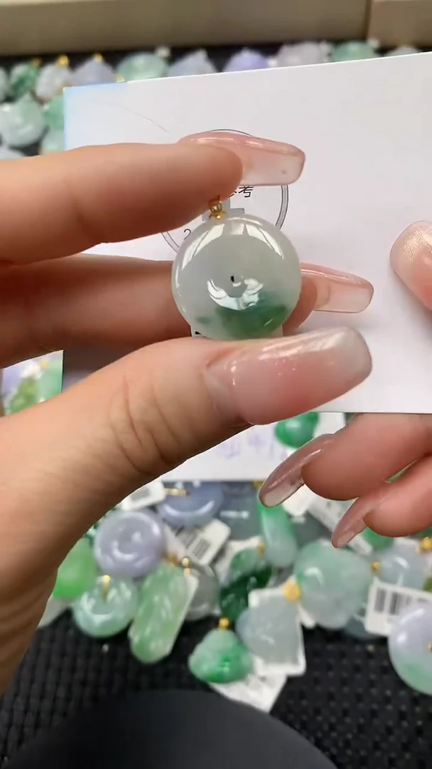 颈饰18K金镶嵌翡翠a货支持复检百元以上9元证书费自理