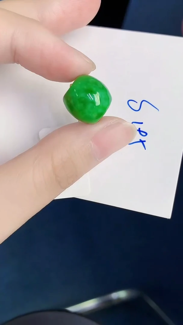 颈饰未镶嵌翡翠天然翡翠缅甸A货